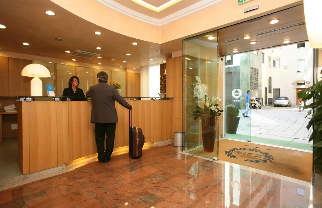 Le Petit Hotel-1