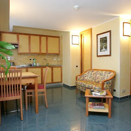 Le Petit Hotel-3